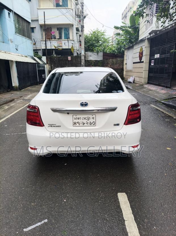 Toyota Axio 1.5 Hybrid 2WD 2016 White