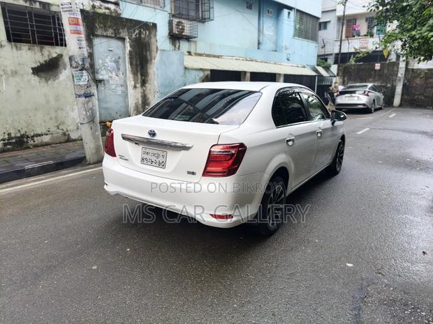 Toyota Axio 1.5 Hybrid 2WD 2016 White