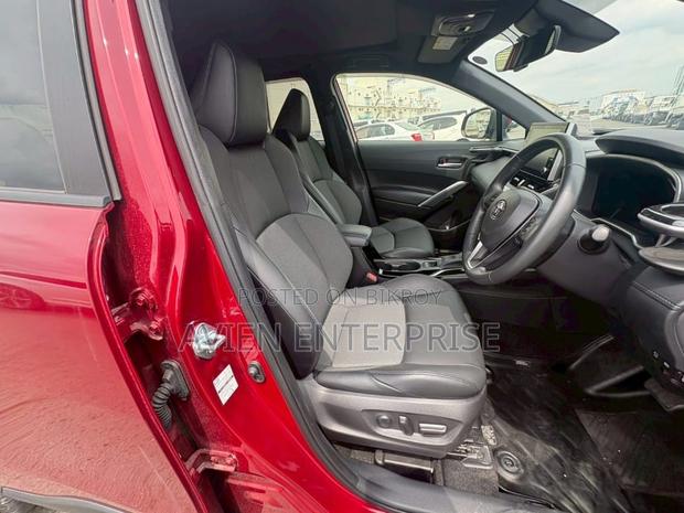 Toyota Corolla Cross 1.8 Hybrid FWD 2022 Red