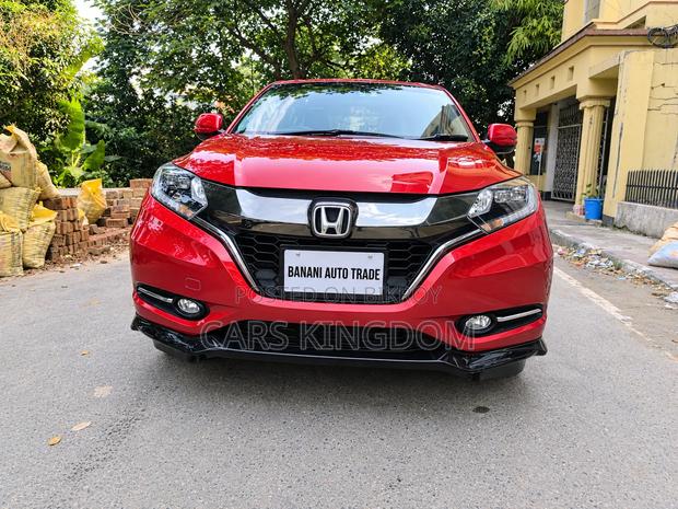 Honda Vezel 1.5 Hybrid 4WD 2017 Red