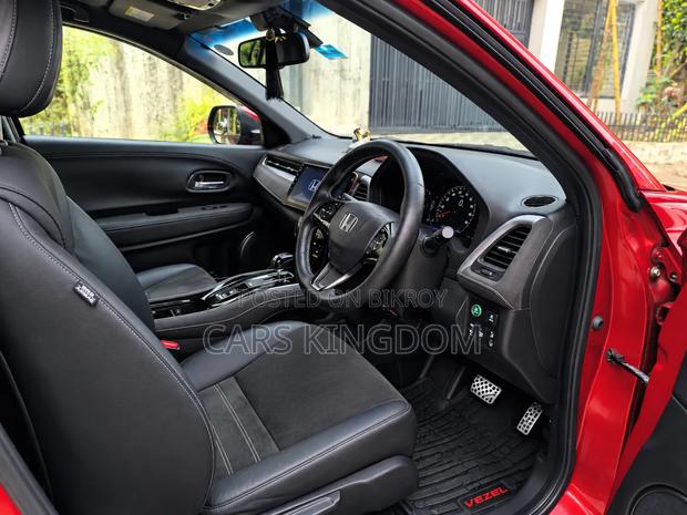 Honda Vezel 1.5 Hybrid 4WD 2017 Red