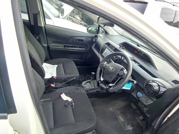 Toyota Aqua 2021 Pearl