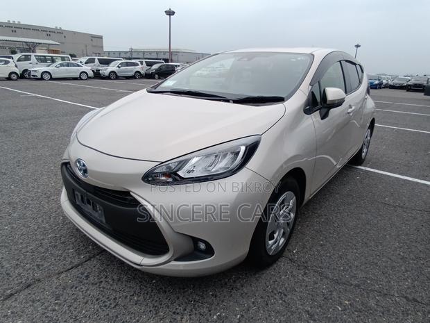 Toyota Aqua 2022 Brown