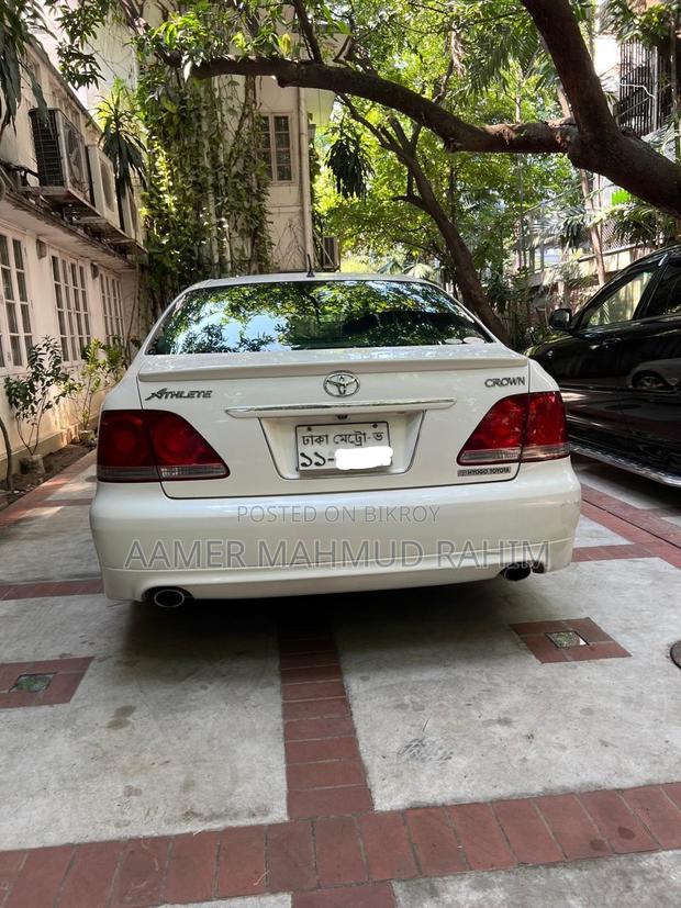Toyota Crown 2005 White