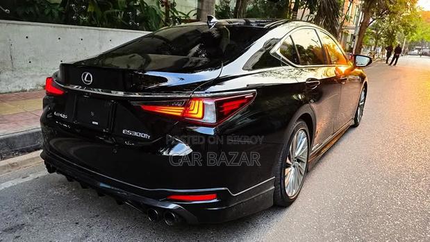 Lexus ES 300h Ultra Luxury 2020 Black