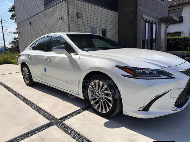 Lexus ES 300h Ultra Luxury 2020 White