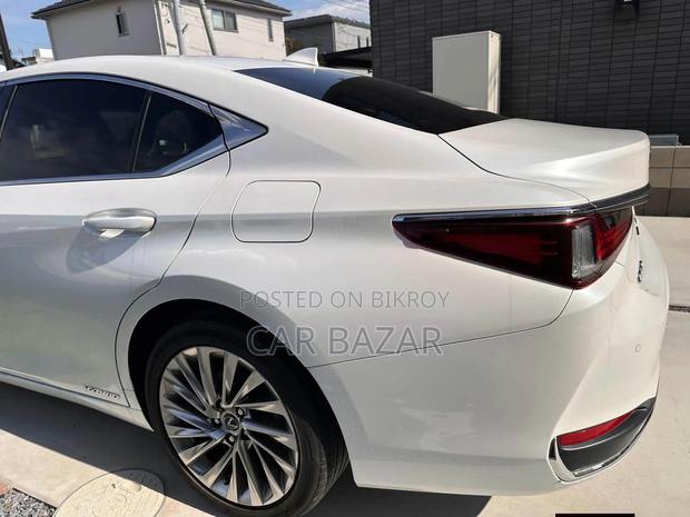 Lexus ES 300h Ultra Luxury 2020 White