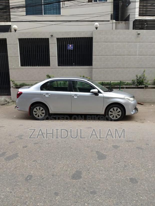 Toyota Axio 1.5 Hybrid 2WD 2015 Silver