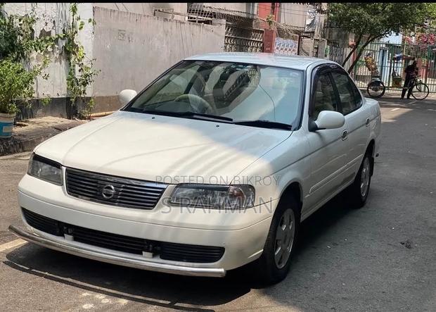 Nissan Sunny 2004 White