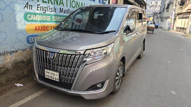 Toyota Noah 1.8 FWD Hybrid (7 seater) 2017 Brown