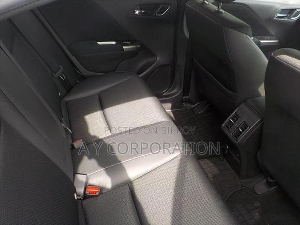Honda Grace 2017 White