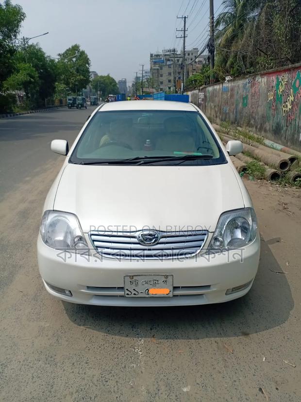 Toyota Corolla 2002 White