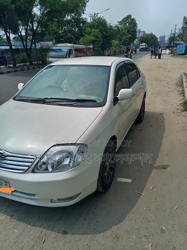 Toyota Corolla 2002 White
