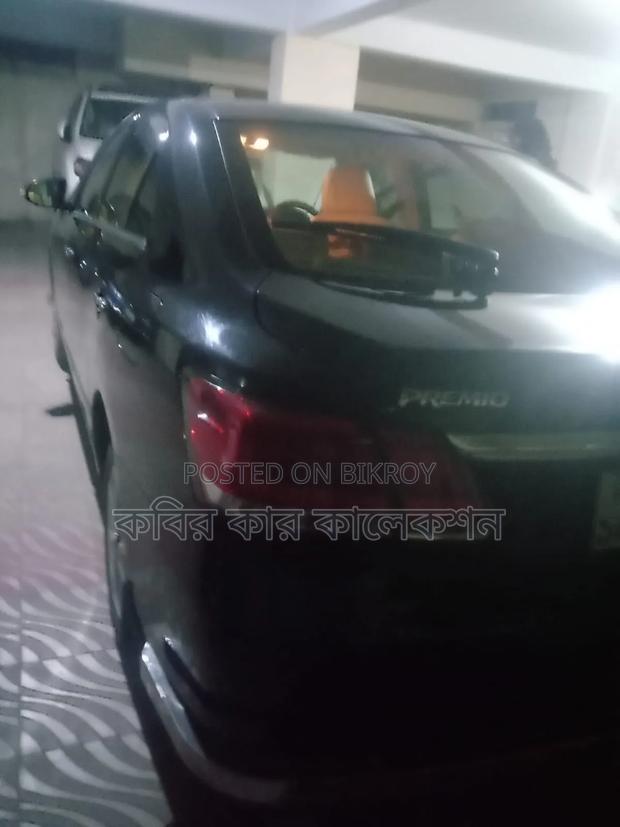 Toyota Premio 2018 Black
