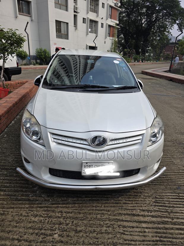 Toyota Auris 2010 Pearl