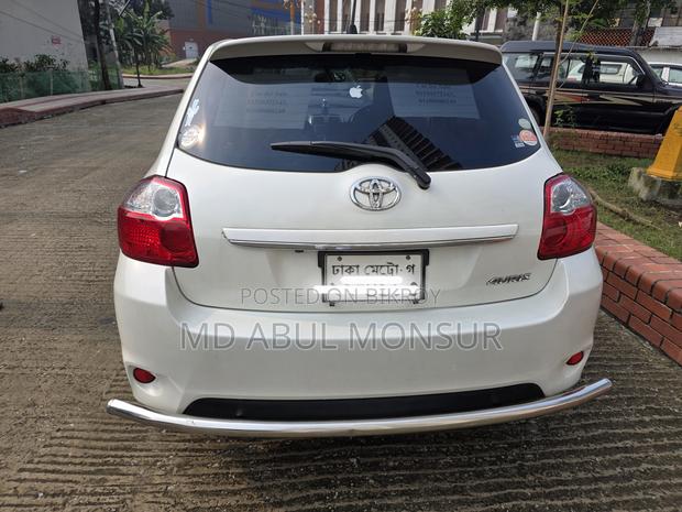 Toyota Auris 2010 Pearl