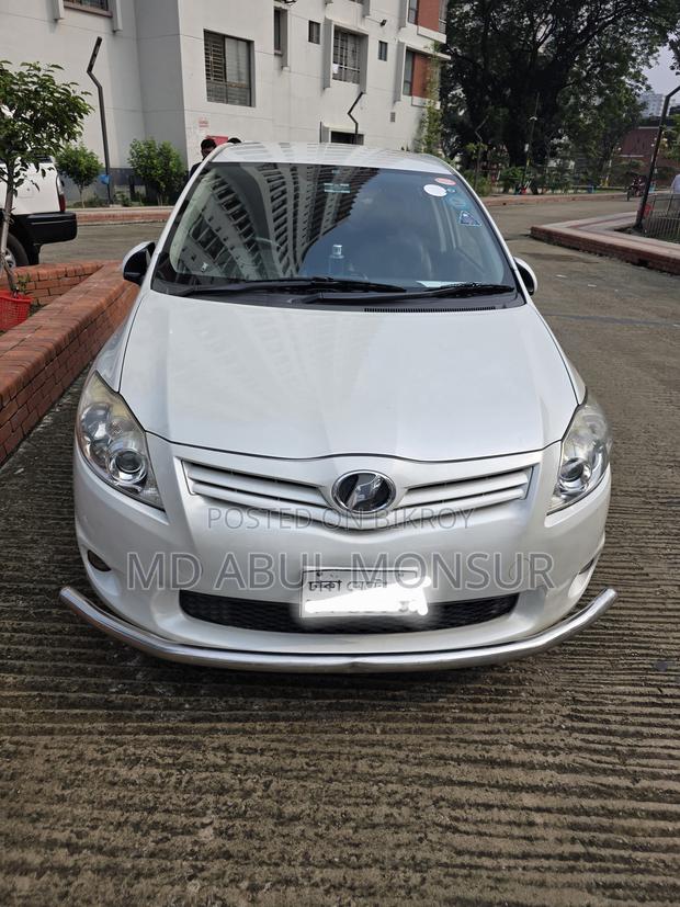Toyota Auris 2010 Pearl