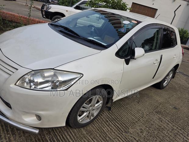 Toyota Auris 2010 Pearl
