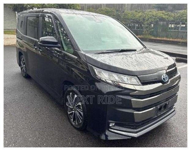 Toyota Noah 2022 Black