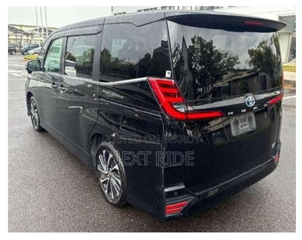 Toyota Noah 2022 Black