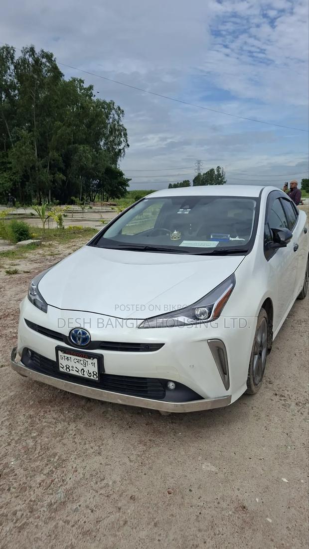 New Toyota Prius 2020 Pearl