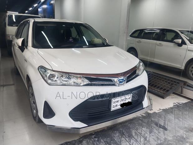 Toyota Corolla Fielder 1.5 Hybrid FWD 2020 White