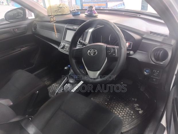 Toyota Corolla Fielder 1.5 Hybrid FWD 2020 White