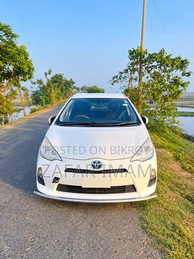 New Toyota Aqua 2013 White