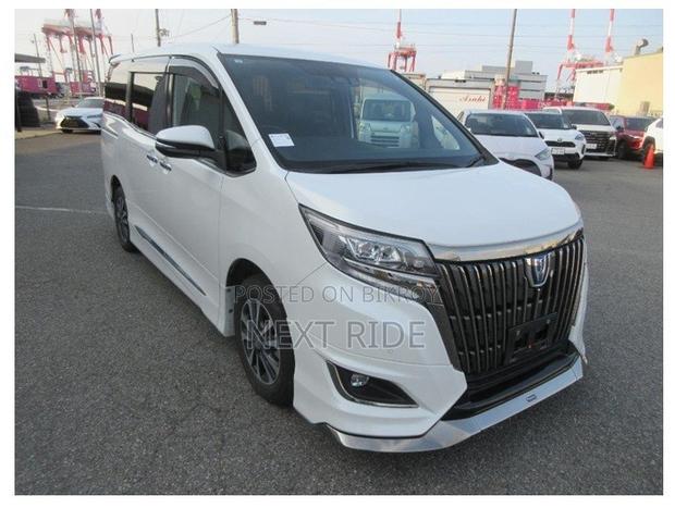 Toyota Esquire 1.8 FWD Hybrid (7 seater) 2021 Pearl