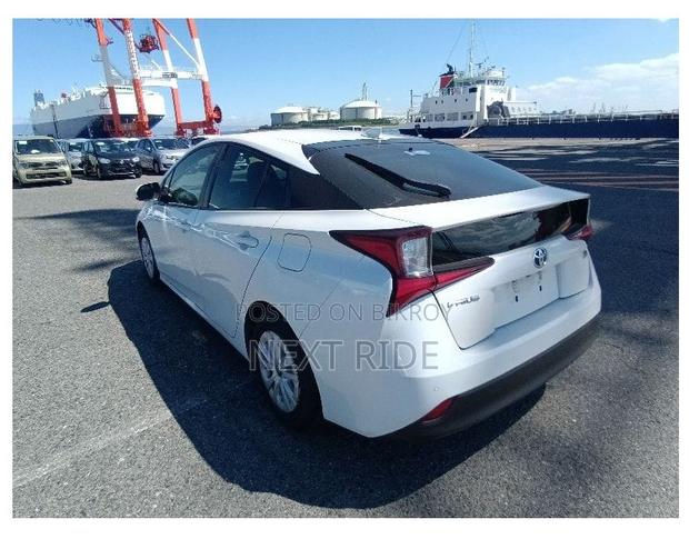 Toyota Prius 2021 Pearl