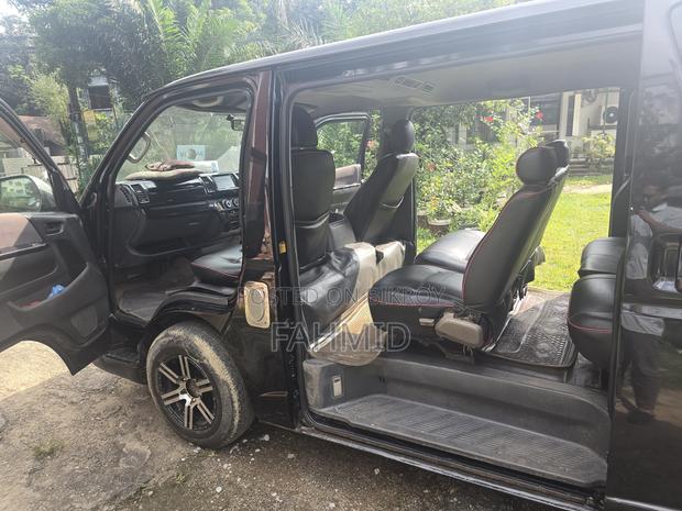 Toyota Grand HiAce 1999 Black