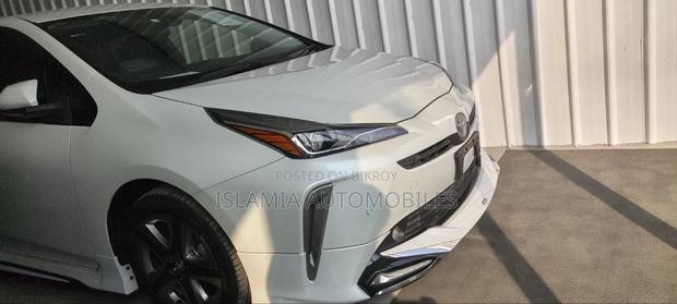 New Toyota Prius 2021 Pearl