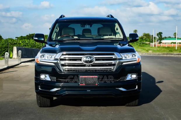 Toyota Land Cruiser 4.5 V8 VXR 2018 Blue