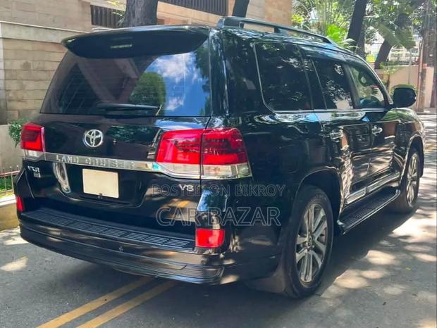 Toyota Land Cruiser 4.5 V8 VXR 2018 Black
