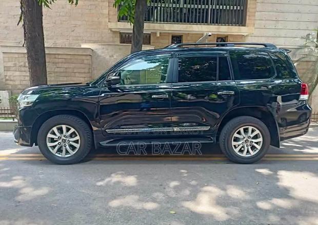 Toyota Land Cruiser 4.5 V8 VXR 2018 Black
