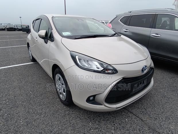 Toyota Aqua 2022 Beige