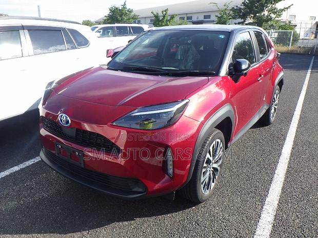 Toyota Yaris Cross 1.5 Hybrid FWD 2023 Red