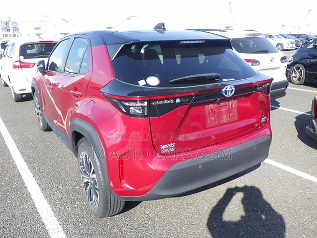 Toyota Yaris Cross 1.5 Hybrid FWD 2023 Red