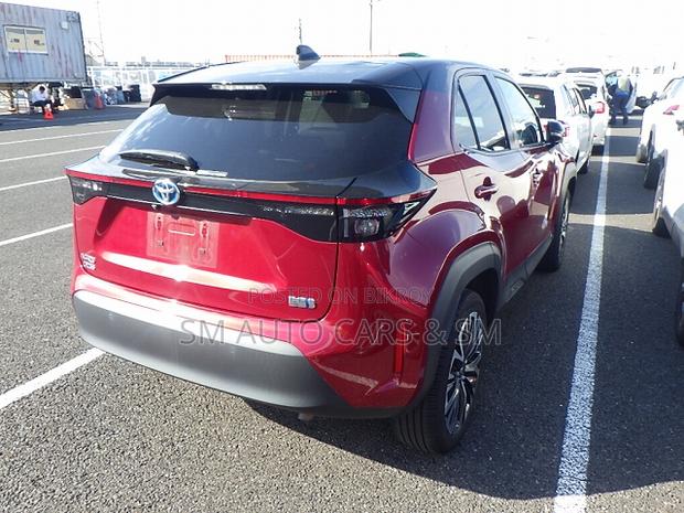 Toyota Yaris Cross 1.5 Hybrid FWD 2023 Red