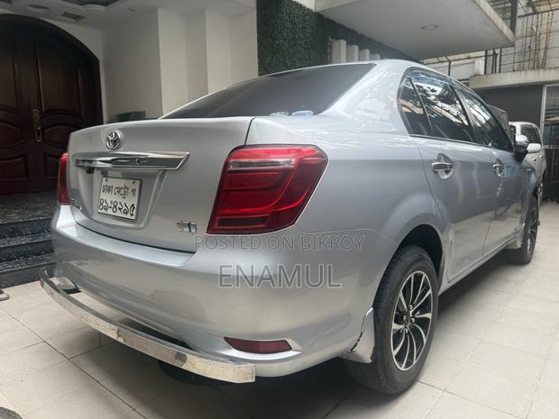Toyota Axio 1.5 Hybrid 2WD 2017 Silver