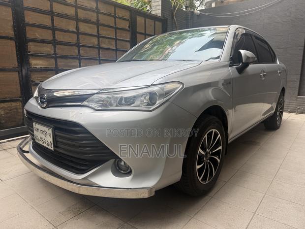 Toyota Axio 1.5 Hybrid 2WD 2017 Silver