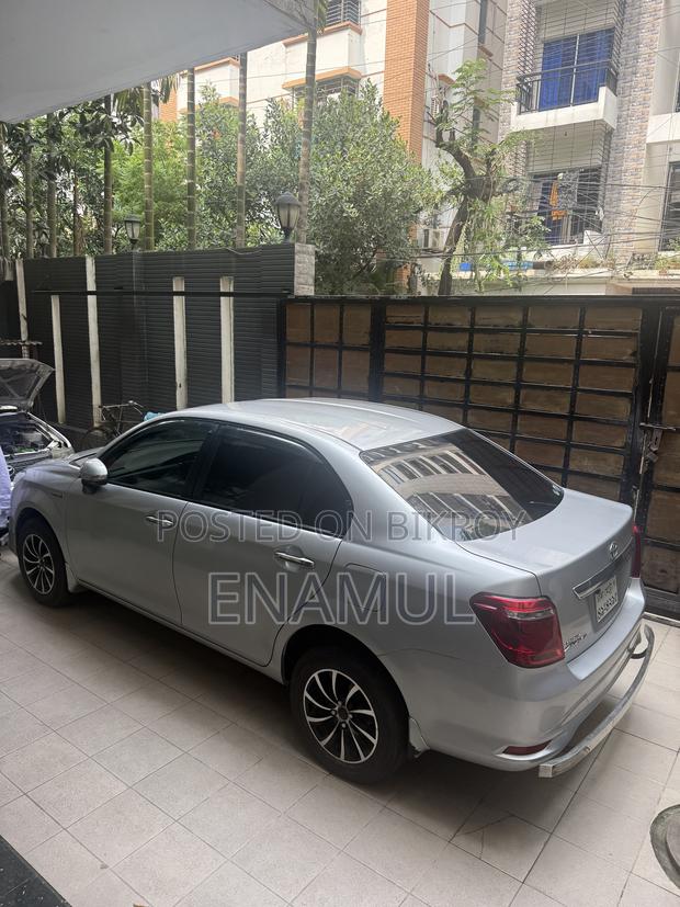 Toyota Axio 1.5 Hybrid 2WD 2017 Silver