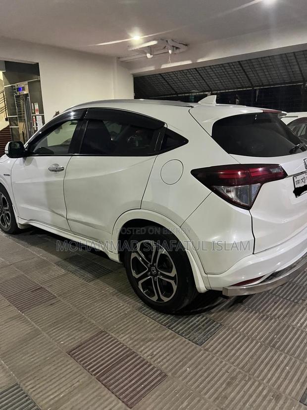 Honda Vezel 1.5 Hybrid 2WD 2014 Pearl