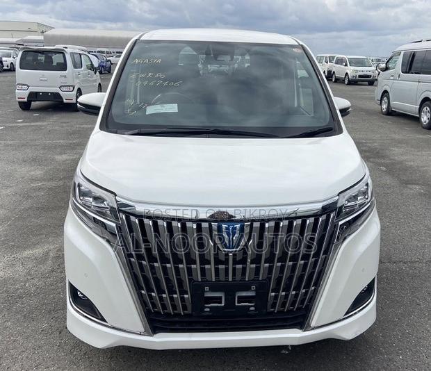 Toyota Esquire 2021 Pearl