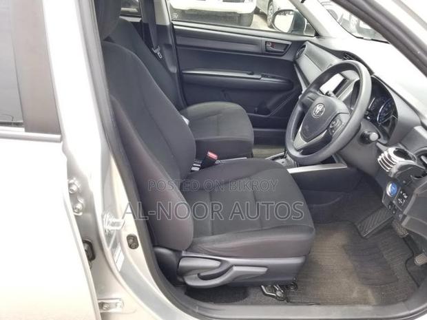 Toyota Corolla Fielder 1.5 Hybrid FWD 2021 Silver