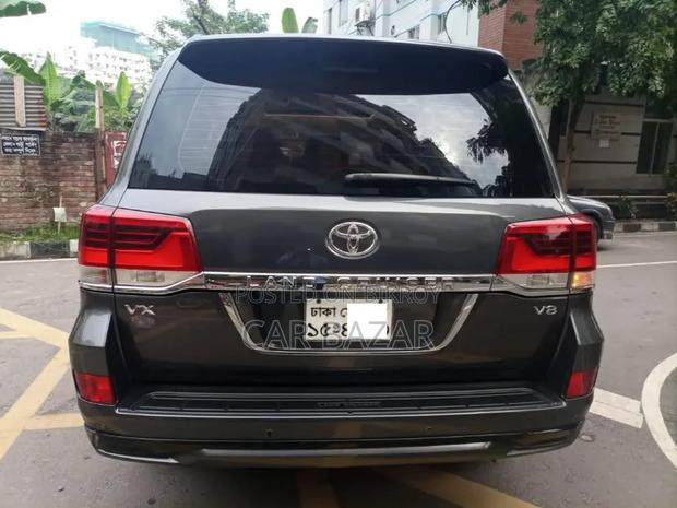 Toyota Land Cruiser 4.5 V8 VXR 2018 Gray