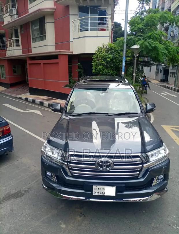 Toyota Land Cruiser 4.5 V8 VXR 2018 Gray