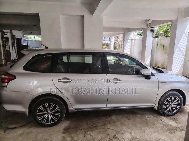 Toyota Corolla Fielder 2020 Silver