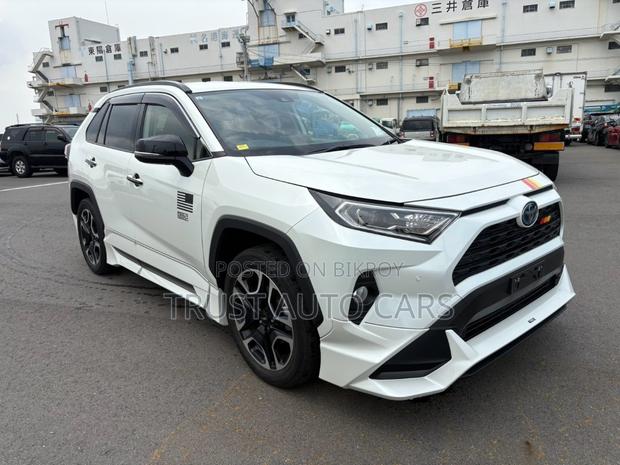 Toyota RAV4 2021 Pearl