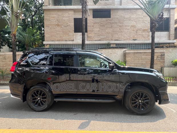 Toyota Land Cruiser Prado 2021 Black